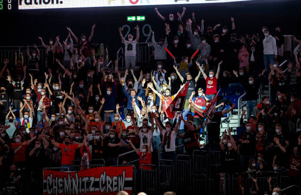 巴黎既不低 巴黎既不低